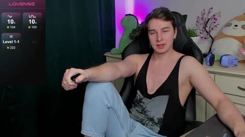 Vincent Strong online show from 09/12/25, 01:11