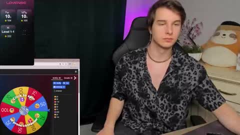 Vincent Strong online show from 11/19/25, 08:14