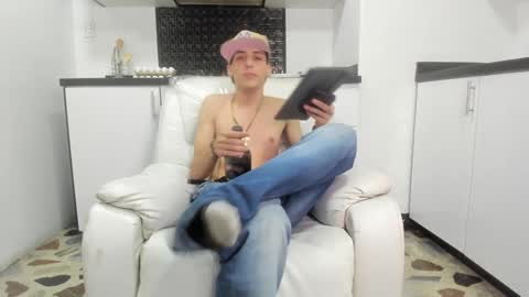 Snapshot of vincenthunter chatting on 12/04/24, 11:46 Vincent online show from 12/04/24, 11:46