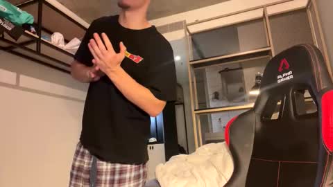 vincentprice69 online show from 11/30/25, 02:37