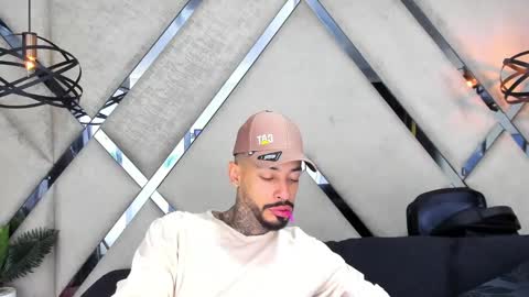 ---Vinzen--- online show from 10/22/25, 04:24