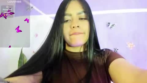 Snapshot of vio_let_ chatting on 07/24/26, 06:11 Daniela online show from 07/24/26, 06:11