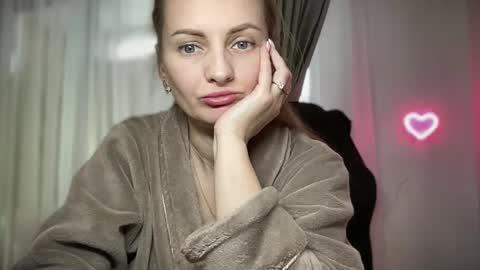 Snapshot of viola_1 chatting on 02/18/25, 10:49 Funny girl online show from 02/18/25, 10:49