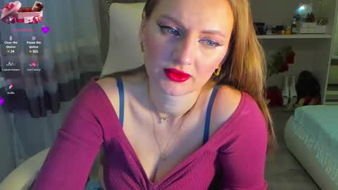 Snapshot of viola_1 chatting on 02/26/25, 12:05 Funny girl online show from 02/26/25, 12:05