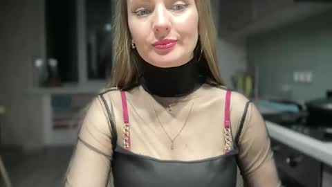 Snapshot of viola_1 chatting on 03/05/25, 02:01 Funny girl online show from 03/05/25, 02:01