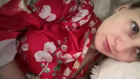 Snapshot of viola_1 chatting on 09/21/25, 10:06 Funny girl online show from 09/21/25, 10:06