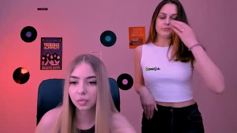 Snapshot of viola_sweet_ chatting on 05/14/26, 10:00 viola_sweet_ online show from 05/14/26, 10:00