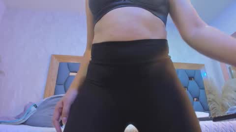 violeet_gray online show from 01/14/26, 12:22