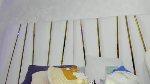 violeet_gray online show from 02/02/26, 11:31