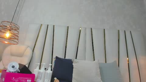 violeet_gray online show from 07/22/26, 11:24