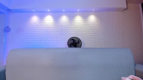 Snapshot of violeet_scott chatting on 01/25/25, 10:51 Violett Everyday From 0530 to 1430 Col Time online show from 01/25/25, 10:51