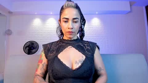 Snapshot of violeet_scott chatting on 02/06/25, 10:59 Violett Everyday From 0530 to 1430 Col Time online show from 02/06/25, 10:59