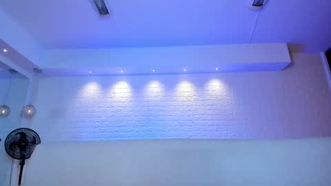 Snapshot of violeet_scott chatting on 02/21/25, 04:59 Violett Everyday From 0530 to 1430 Col Time online show from 02/21/25, 04:59