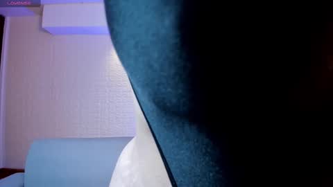 Snapshot of violeet_scott chatting on 03/04/25, 10:46 Violett Everyday From 0530 to 1430 Col Time online show from 03/04/25, 10:46