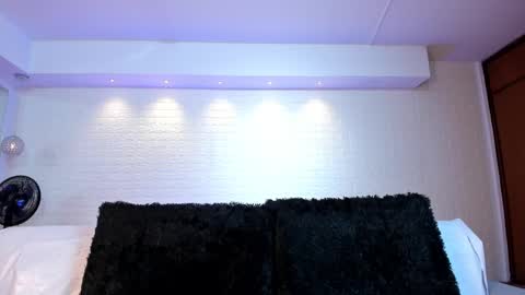 Snapshot of violeet_scott chatting on 09/27/25, 10:42 Violett Everyday From 0530 to 1430 Col Time online show from 09/27/25, 10:42