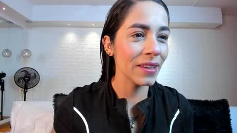 Snapshot of violeet_scott chatting on 10/01/25, 10:54 Violett Everyday From 0530 to 1430 Col Time online show from 10/01/25, 10:54