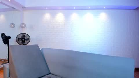 Snapshot of violeet_scott chatting on 10/07/25, 10:45 Violett Everyday From 0530 to 1430 Col Time online show from 10/07/25, 10:45