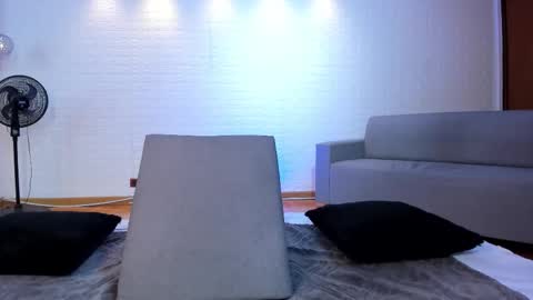 Snapshot of violeet_scott chatting on 10/22/25, 10:37 Violett Everyday From 0530 to 1430 Col Time online show from 10/22/25, 10:37