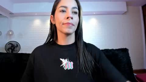 Snapshot of violeet_scott chatting on 11/20/25, 10:37 Violett Everyday From 0530 to 1430 Col Time online show from 11/20/25, 10:37