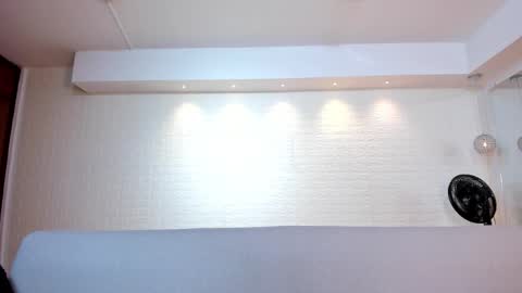 Snapshot of violeet_scott chatting on 11/22/25, 10:36 Violett Everyday From 0530 to 1430 Col Time online show from 11/22/25, 10:36