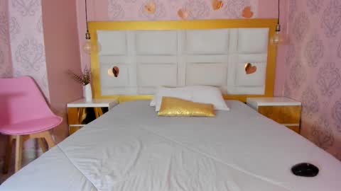 Snapshot of violet15petite chatting on 03/01/26, 12:29 Violet online show from 03/01/26, 12:29