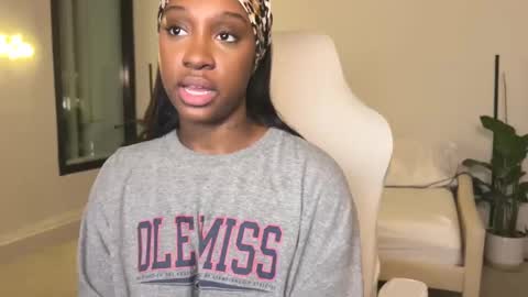 Fantasy Black Girl online show from 02/11/25, 05:37