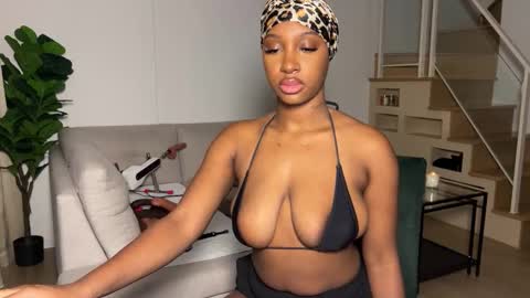 Fantasy Black Girl online show from 11/11/25, 05:18