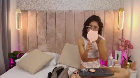 Violeta online show from 09/11/25, 01:00