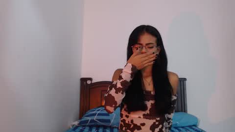 Snapshot of violet_ak2 chatting on 02/16/26, 02:13 Violet online show from 02/16/26, 02:13