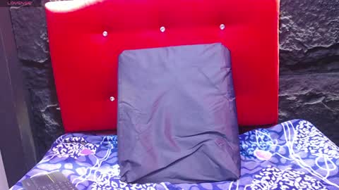 Violet online show from 04/14/26, 02:45