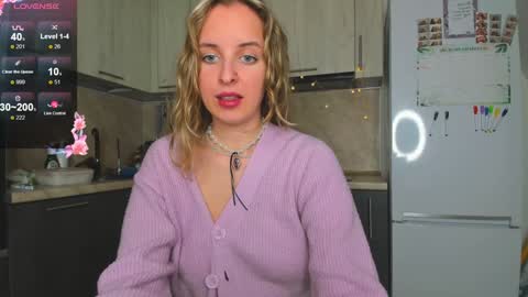 Snapshot of violet_blue_eyes chatting on 12/25/24, 01:09 Violet online show from 12/25/24, 01:09