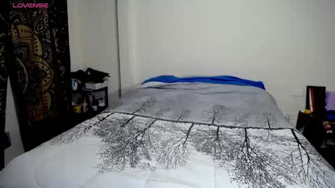  Violet  online show from 11/21/25, 02:27