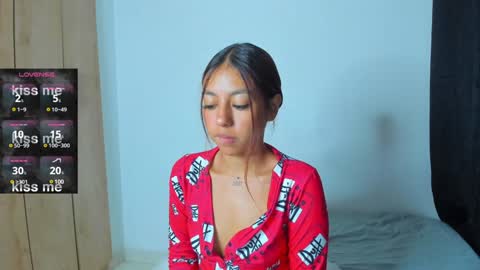 Violet and Casper online show from 12/12/24, 11:18