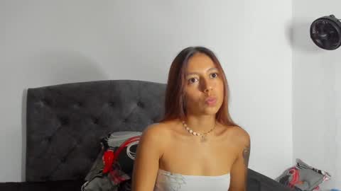 Violet and Casper online show from 01/19/25, 11:21