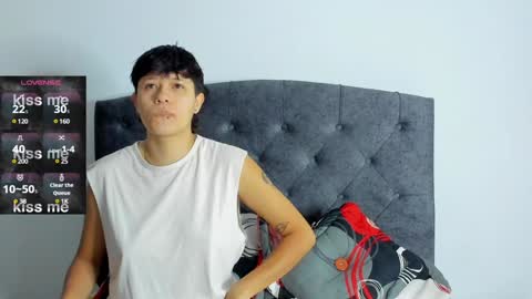 Violet and Casper online show from 01/26/25, 09:51