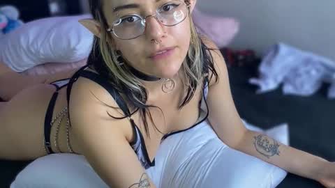 Snapshot of violet_hentai01 chatting on 03/06/25, 06:59 Violete Hentai01 online show from 03/06/25, 06:59