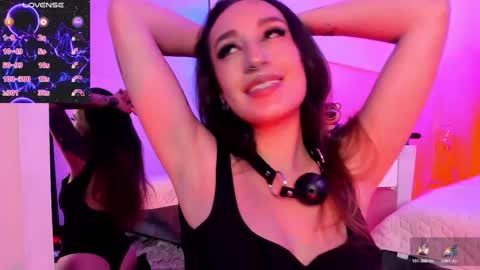 Snapshot of violet_jonesss chatting on 11/25/25, 02:17 Violet Jones online show from 11/25/25, 02:17