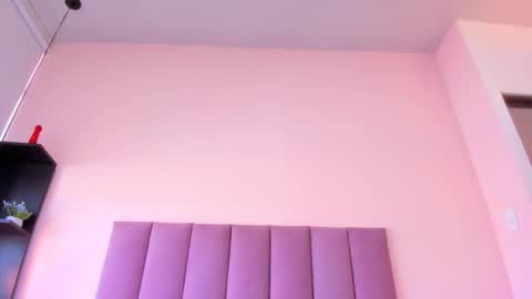 violet online show from 12/01/25, 01:38