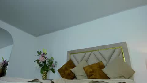 Snapshot of violet_queen2 chatting on 06/29/26, 07:03 Mary online show from 06/29/26, 07:03