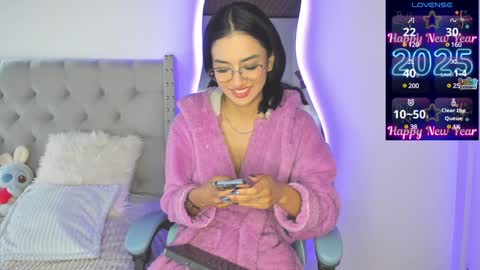 Snapshot of violet_rost chatting on 01/06/25, 02:14  Violet  online show from 01/06/25, 02:14