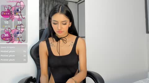 Snapshot of violet_rost chatting on 01/31/25, 06:25  Violet  online show from 01/31/25, 06:25