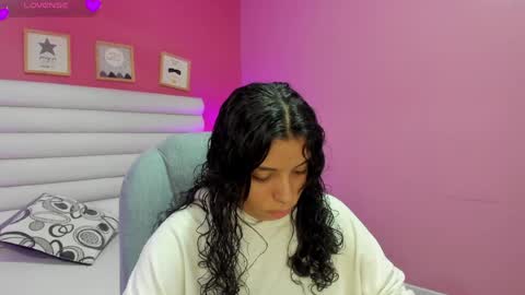 violet_sinclair online show from 06/04/26, 11:27