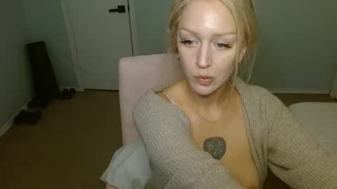 Snapshot of violet_winter97 chatting on 01/23/25, 05:13 violet_winter97 online show from 01/23/25, 05:13