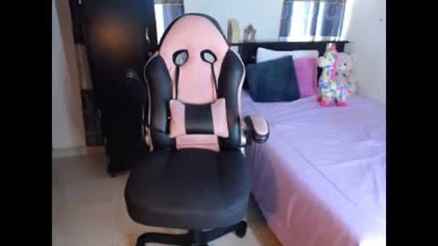 Snapshot of violeta_campbell chatting on 02/21/25, 07:21 violeta.. online show from 02/21/25, 07:21