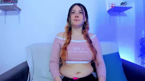 Snapshot of violeta_cutee chatting on 02/19/26, 02:02 Violeta online show from 02/19/26, 02:02