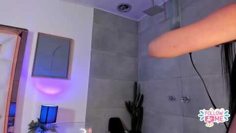 Violeta  online show from 11/22/25, 12:15