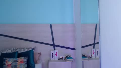 Snapshot of violeta_leon chatting on 01/05/25, 06:13 Violeta leon online show from 01/05/25, 06:13