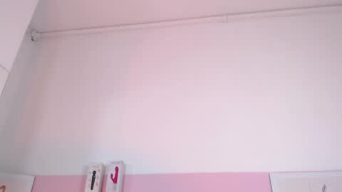 Snapshot of violeta_leon chatting on 02/13/25, 06:41 Violeta leon online show from 02/13/25, 06:41