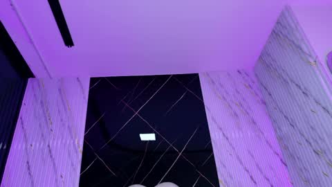 Snapshot of violeta_london chatting on 05/10/26, 03:01 violeta london online show from 05/10/26, 03:01