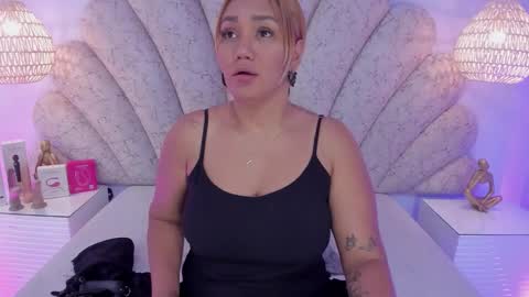 violeta_medina online show from 12/18/25, 01:44